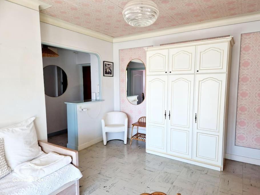 Cozy Studio, Sea View, Old Town, Near Beaches Antibes Exteriör bild