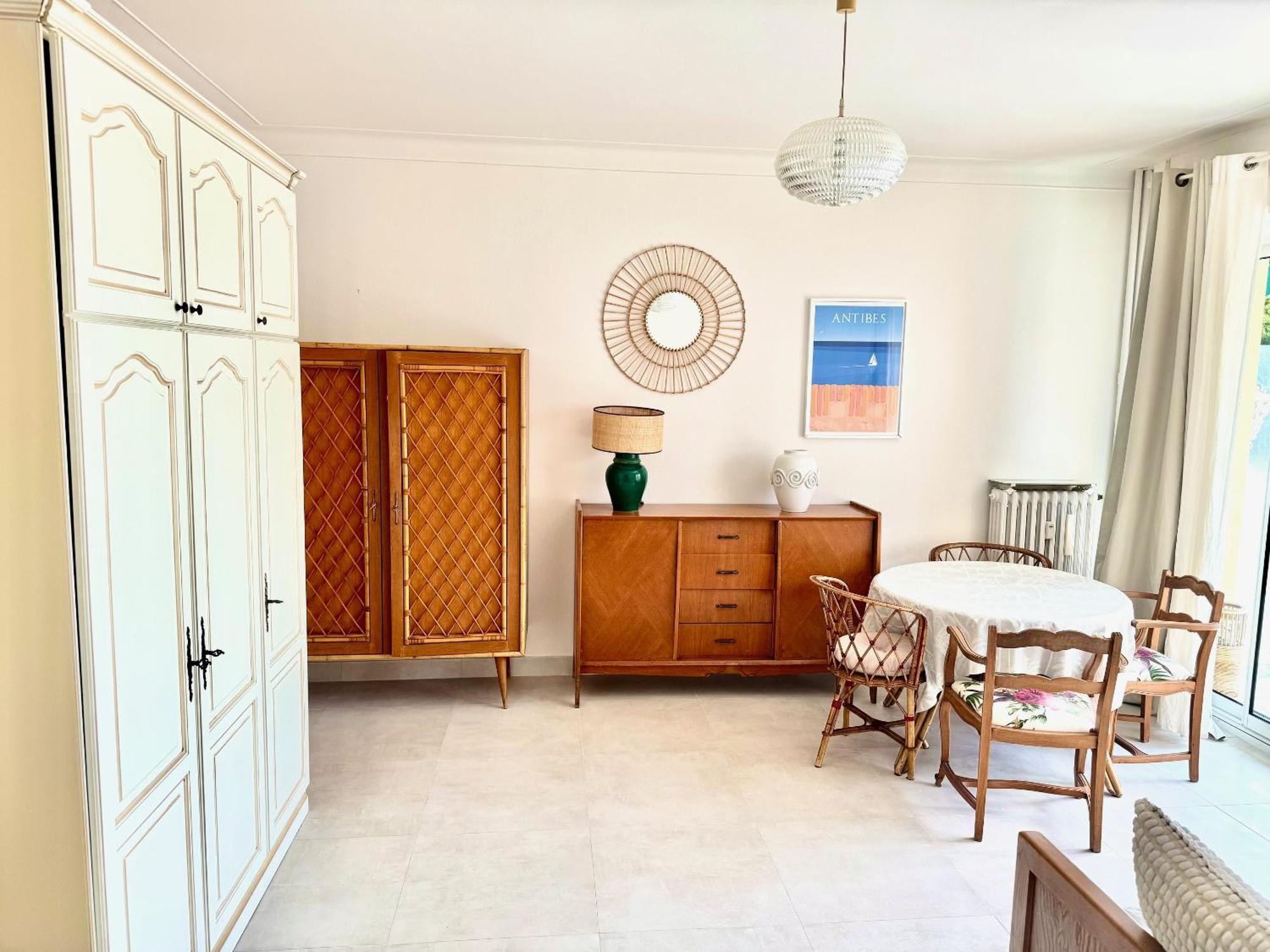 Cozy Studio, Sea View, Old Town, Near Beaches Antibes Exteriör bild