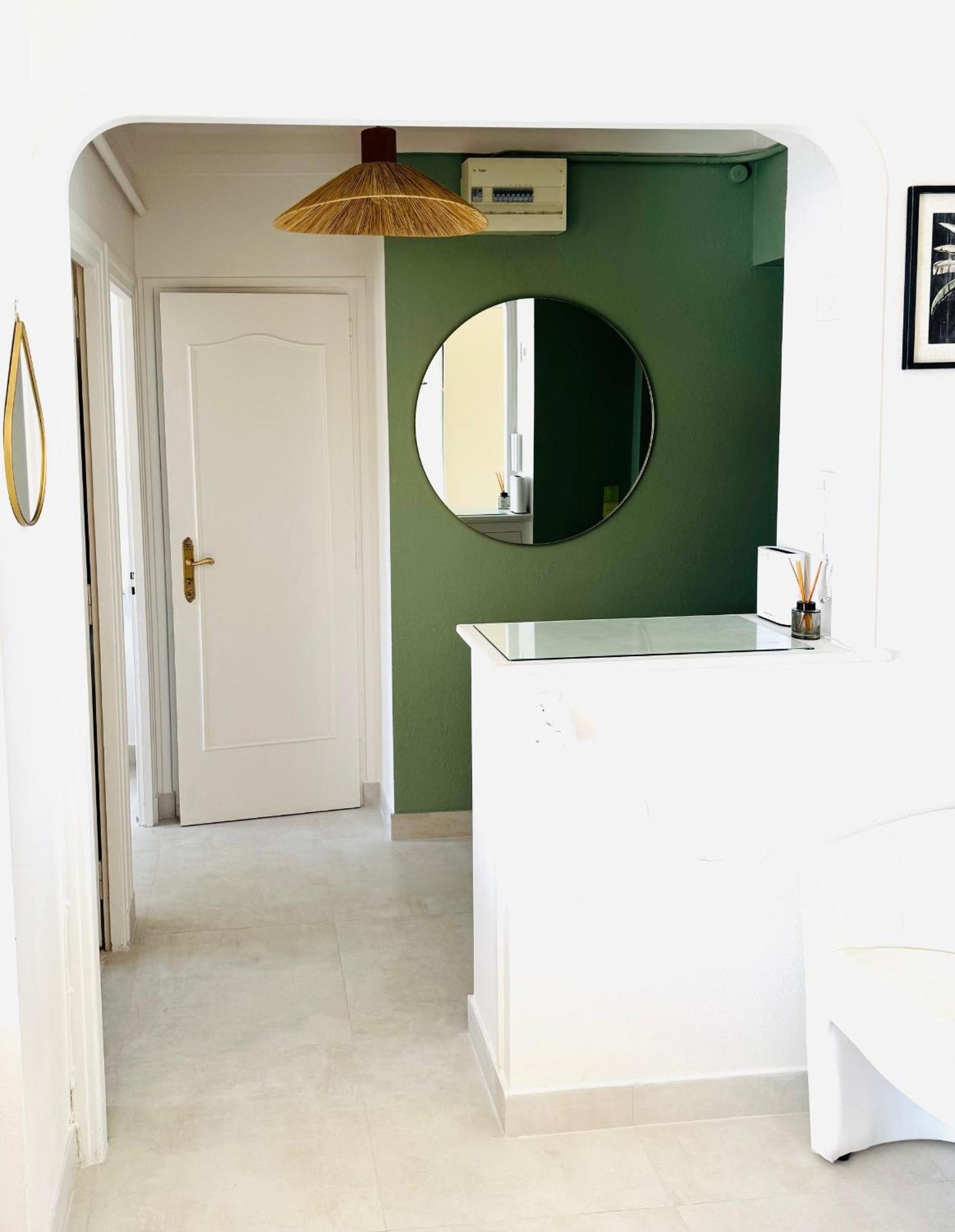 Cozy Studio, Sea View, Old Town, Near Beaches Antibes Exteriör bild